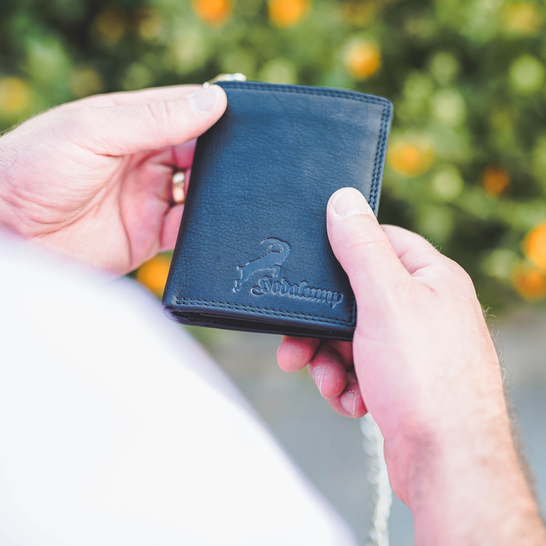 Hochformat Geldbörse mit Kette Lenz