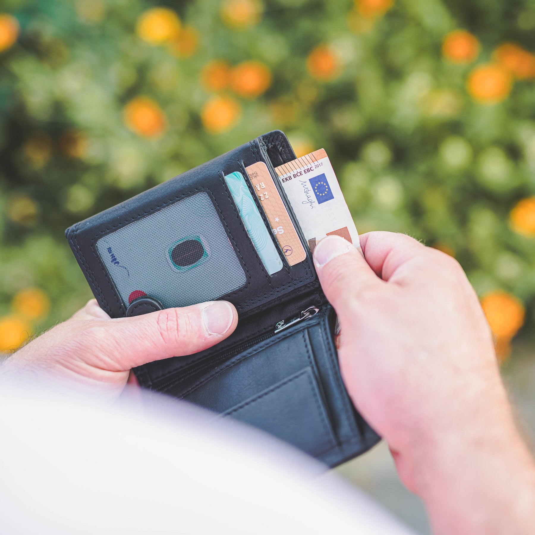 Hochformat Geldbörse mit Kette Lenz