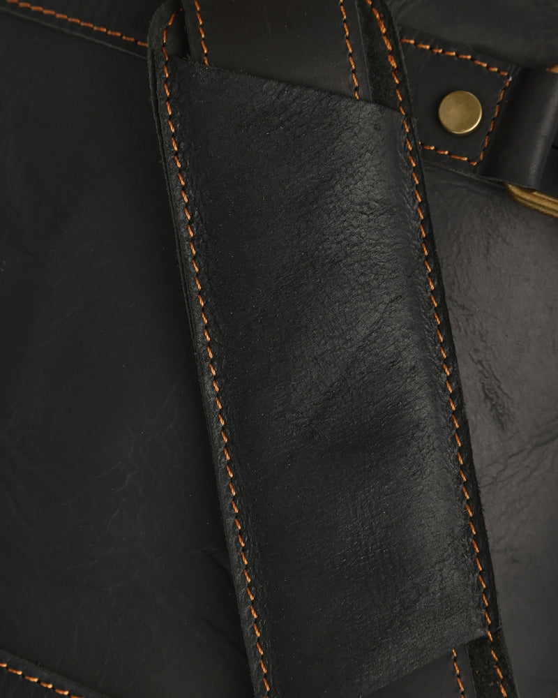 Montague Leder-Duffle
