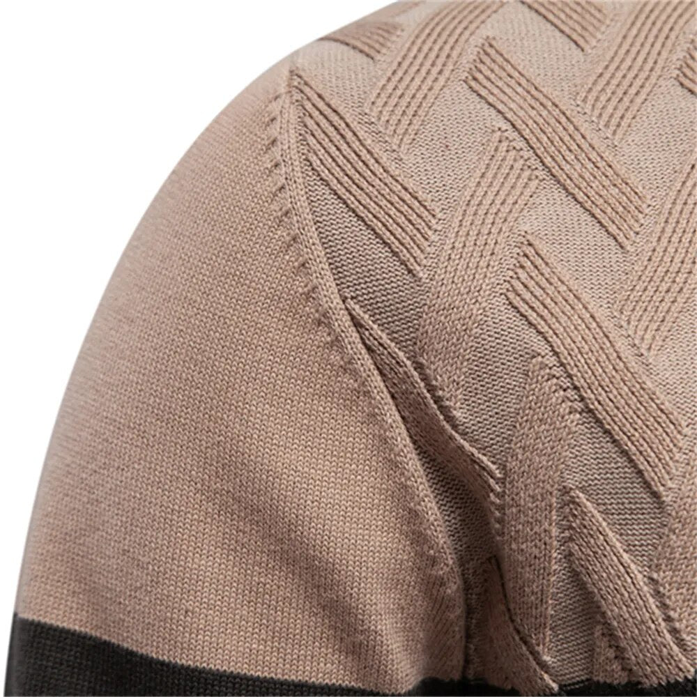 Verflochtene Essenz-Pullover