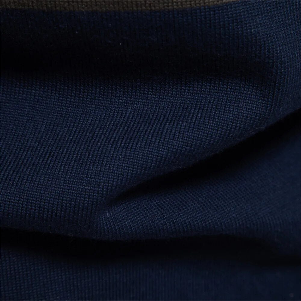 Verflochtene Essenz-Pullover